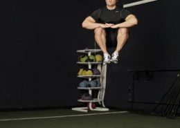 حرکت پرش زانو به سمت داخل - Knee Tuck Jump